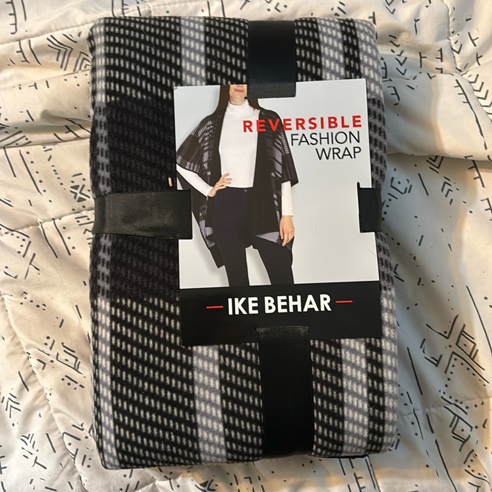 New reversible fashion wrap